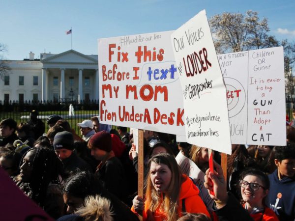 Students rally in front of the White House on March 14, 2018